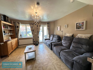 Lounge/Diner- click for photo gallery